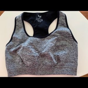 Pro-Fit Seamless Sports Bra